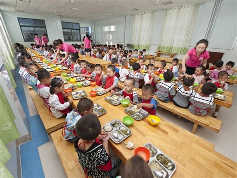 宝宝吃饭注意事项有哪些,幼儿进餐时要注意什么