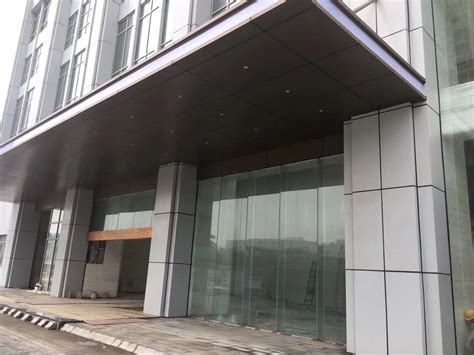 酒店人的不易,你知道大多酒店前台妹子