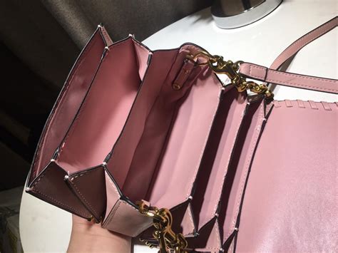 商场卖包包工作怎么样,卖包包怎么样