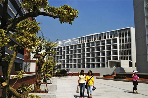 上985好还是深圳大学,深圳大学相当于什么211