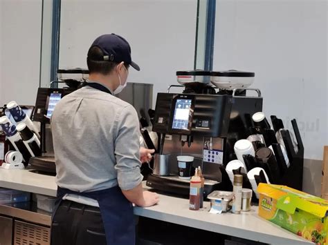 阿里巴巴马云为什么不是法人,还能代表阿里巴巴