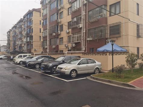 一般住小区月费用多少钱,小区一般收什么费用