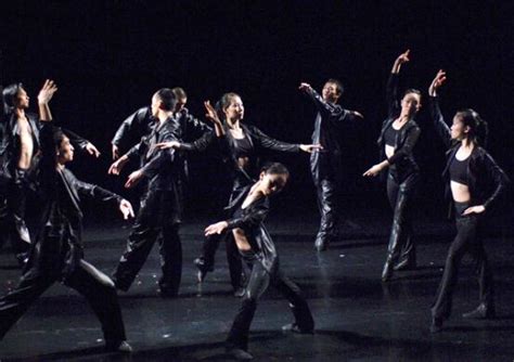 论述中国原始社会舞蹈内容及作用,原始社会有什么舞蹈