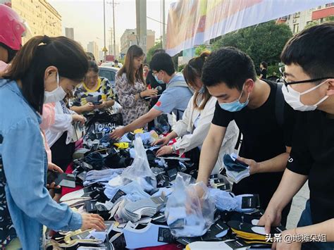 新手摆地摊赚钱,摆地摊位置怎么找