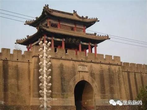 瓦房店龙山在哪里,一看污水厂下班司机大街上偷排