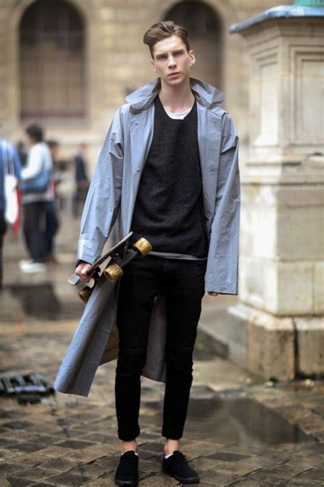 白裤子怎么搭配女,女的黑色裤子怎么搭配衣服