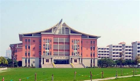 厦门集美诚毅学院有什么专业,女儿在厦门集美诚毅上大学