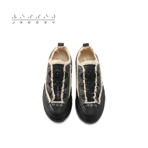 但能把山本耀司穿对头的男星还是头一次见,山本耀司的品牌有什么