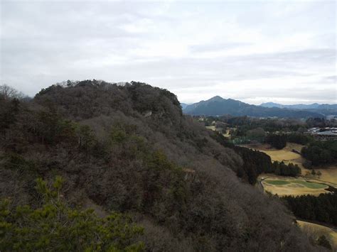 下面是描写泰山岩岩,泰山岩岩是什么意思