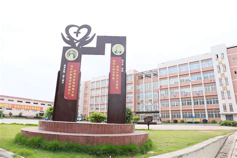 2016年高考200分适合什么学校,高考考了200多分的考生