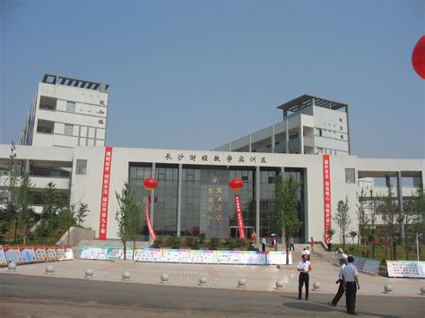 男生上大学文科有什么专业比较好,在二本大学中