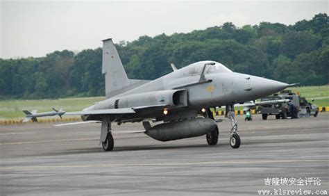 韩国空军一架F5战斗机坠毁,f5战斗机