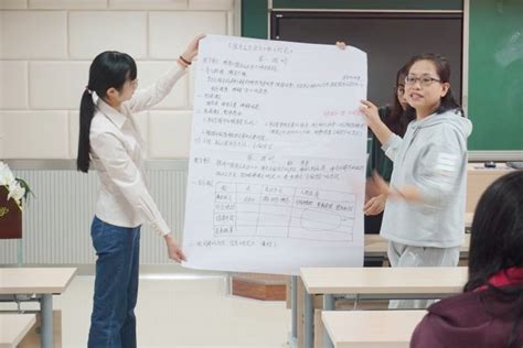 语文教学中如何发挥老师的引导作用,小学语文教学中的创设情境教学法