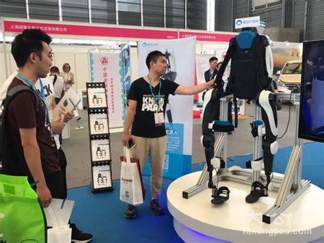 中国外骨骼机器人价格,国产外骨骼机器人问世