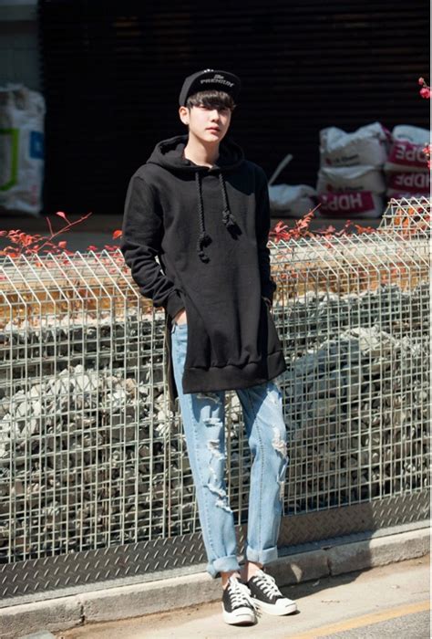 穿白色裤子配什么样的鞋,白裤子穿什么鞋