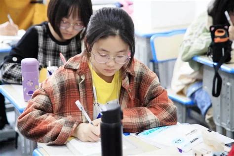 美术类各专业都学什么,大学里美术教育专业学什么